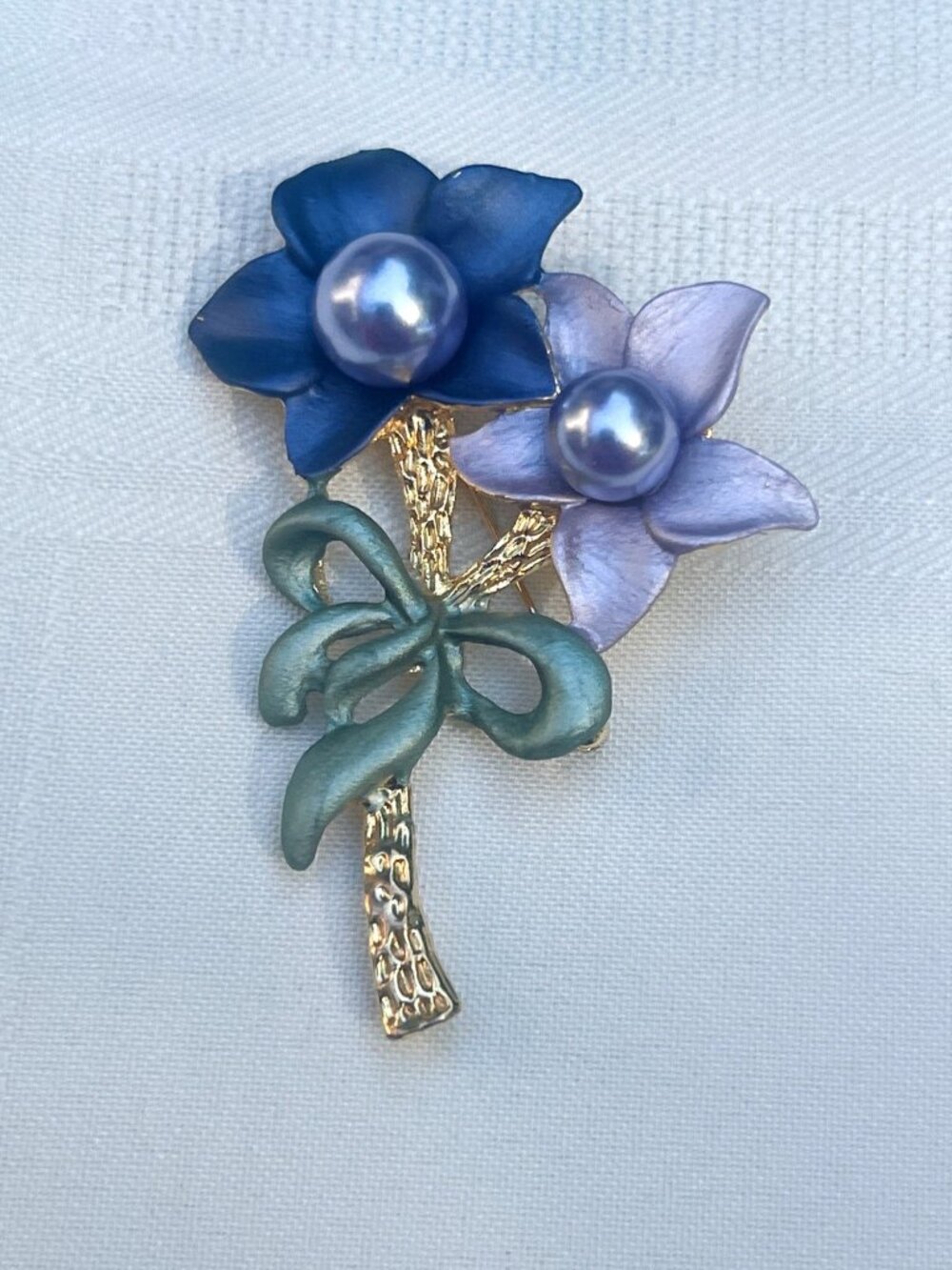 Vintage Floral Brooch Pin With Blue & Purple Faux Pearls Gold-Tone Metal 3.5 Inc